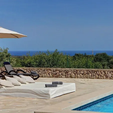 Vakantiehuis Mit Meerblick Und Pool Bei *